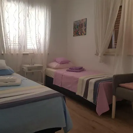 Ma&ma * Brodarica (Sibenik-Knin)